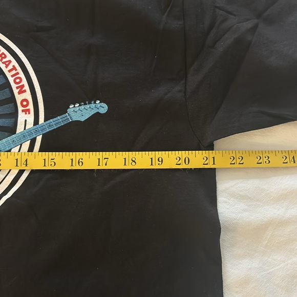 Eric Clapton 2017 Official Tour Shirt "A CELEBRATION OF 50 YEARS OF MUSIC" 🎸 - Picture 9 of 9